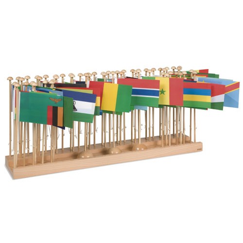 Флаги стран Африки на деревянной подставке